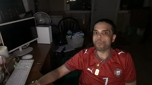 icebergslim281 Show in webcam