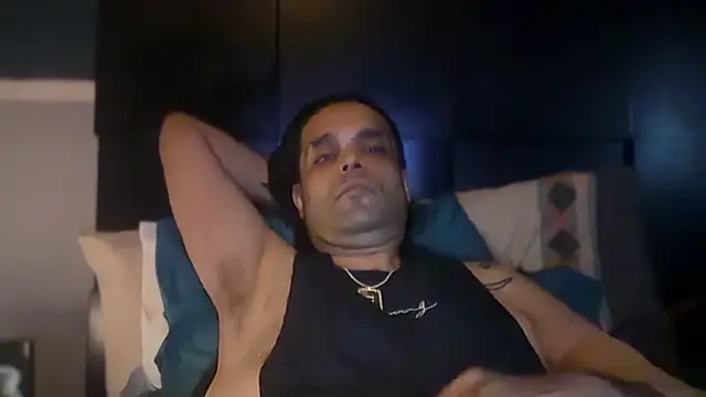 icebergslim281 Show in webcam