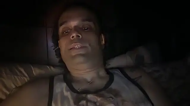 icebergslim281 Show in webcam