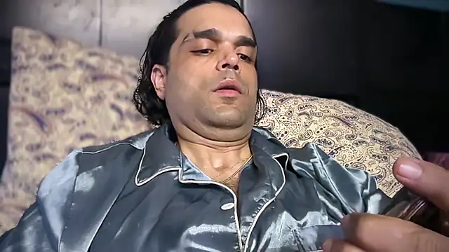 icebergslim281: διαδικτυακό σόου στην κάμερα