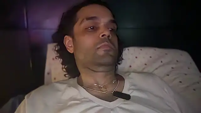 icebergslim281: διαδικτυακό σόου στην κάμερα