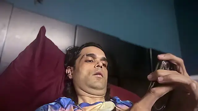 icebergslim281: διαδικτυακό σόου στην κάμερα