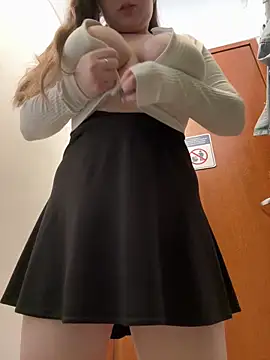 Show modela PumaShyXD na web-kameri