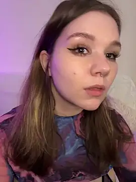 Show modela PumaShyXD na web-kameri