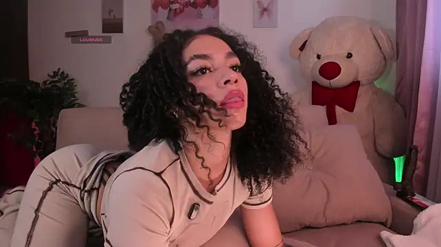 pretty_pettite's Live XXX Chat
