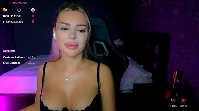 Show modela Ayla__Demir na web-kameri