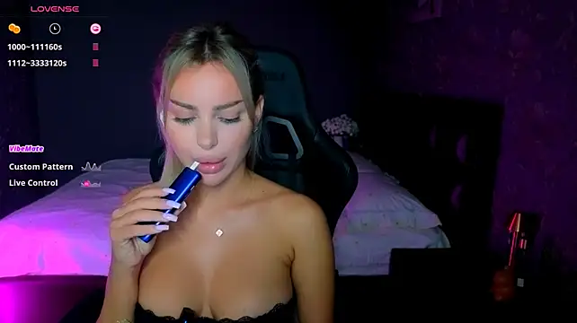 Ayla__Demir Adlı Modelin Canlı XXX Sohbeti