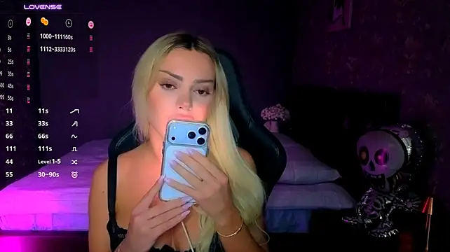 Pertunjukan Kamera Web Ayla__Demir