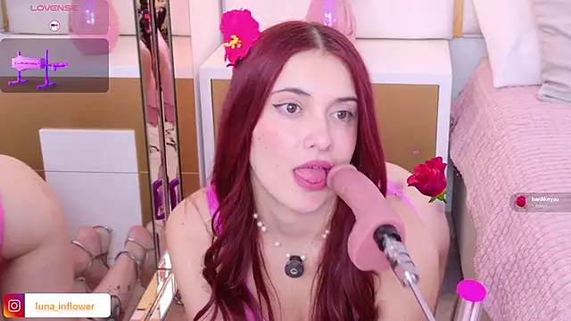 XXX chat uživo modela Flor_delunaa