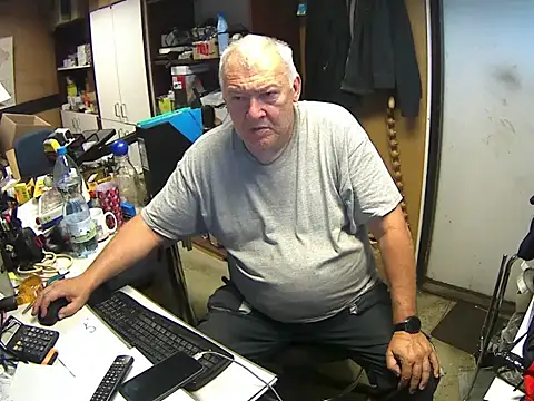 kerzoolee57 Pertunjukan Webcam