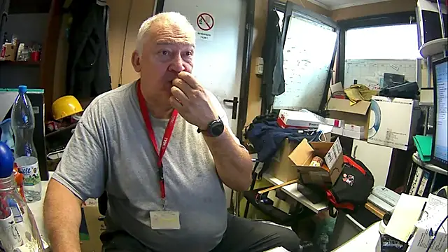 kerzoolee57 Pertunjukan Webcam