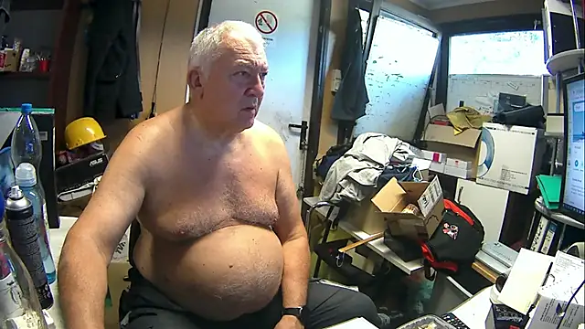 kerzoolee57 Pertunjukan Webcam