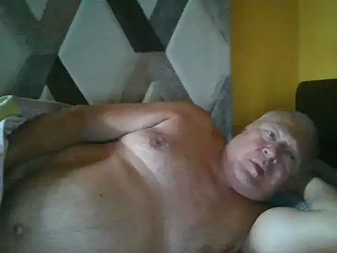 הופעת וובקאם של kerzoolee57
