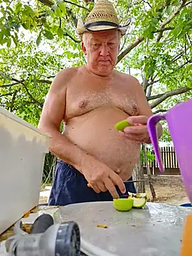 הופעת וובקאם של kerzoolee57
