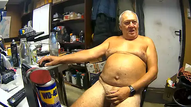 kerzoolee57 Show in webcam