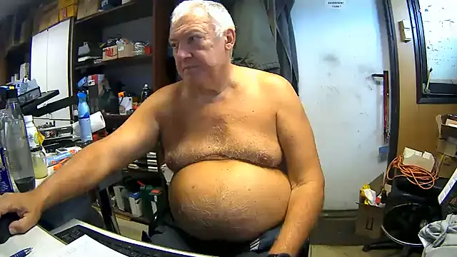 הופעת וובקאם של kerzoolee57