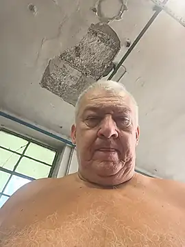 kerzoolee57 Show in webcam