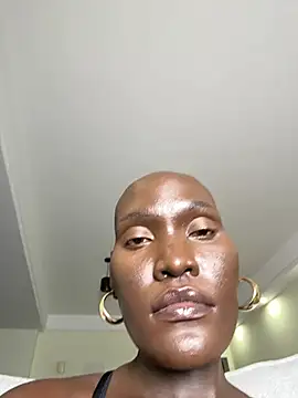 Foxxxyfemale 网络视讯表演