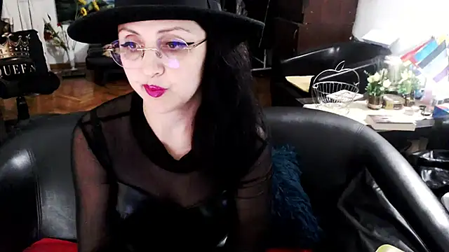 XXX chat uživo modela Imperatriza