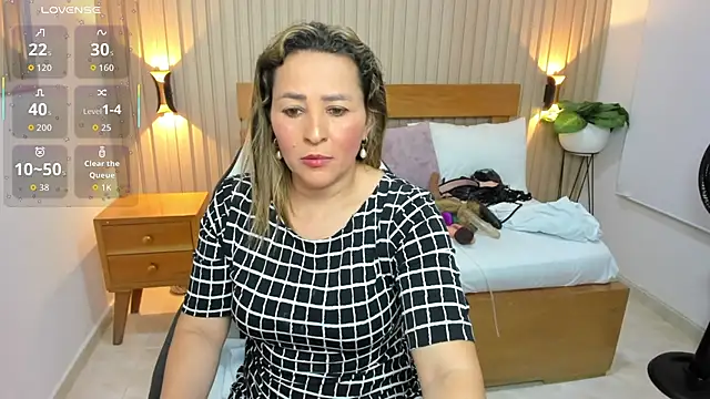 แชท XXX สดของ luciana_ballesteros_