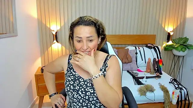 luciana_ballesteros_'s Live XXX Chat