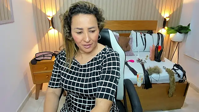 Chat +18 de luciana_ballesteros_ ao vivo