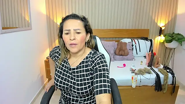 luciana_ballesteros_'s Live XXX Chat