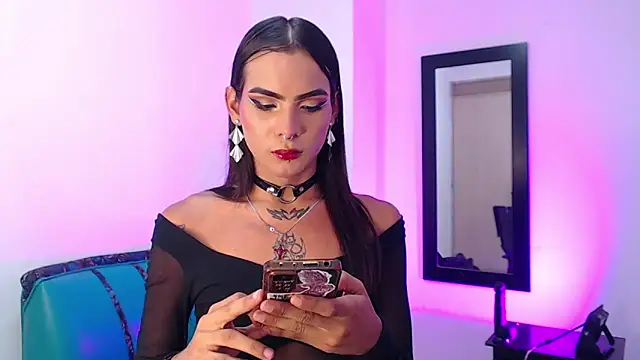Show de lilithnyx333 na webcam
