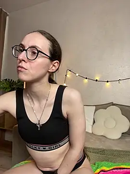 MartiniiSelenna's Live XXX Chat