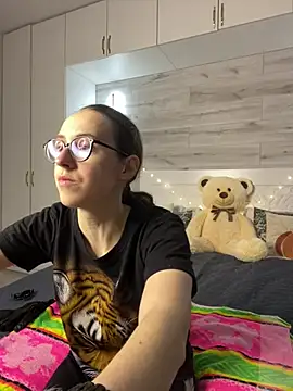 MartiniiSelenna's Live XXX Chat