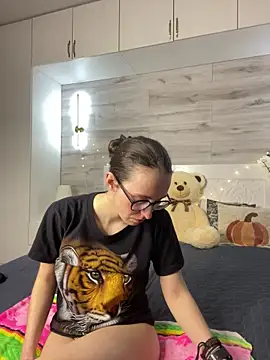 MartiniiSelenna Chat XXX live
