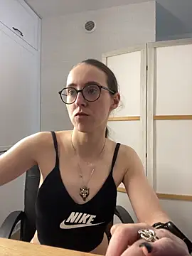 MartiniiSelenna Adlı Modelin Canlı XXX Sohbeti