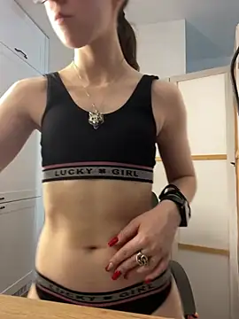 MartiniiSelenna 现场XXX聊天