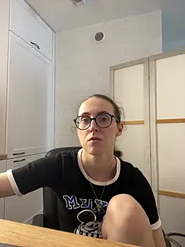 Chat +18 de MartiniiSelenna ao vivo