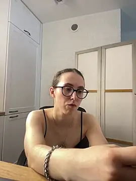 Chat +18 de MartiniiSelenna ao vivo