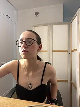 Chat +18 de MartiniiSelenna ao vivo