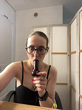 MartiniiSelenna's Live XXX Chat
