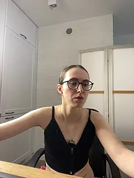 MartiniiSelenna's Live XXX Chat