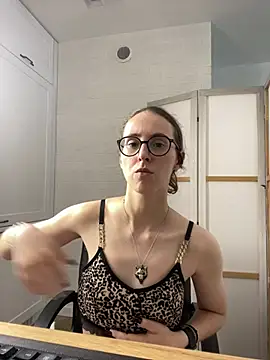 MartiniiSelenna Adlı Modelin Canlı XXX Sohbeti