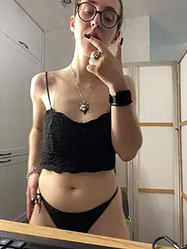 צ'אט XXX בשידור חי של MartiniiSelenna