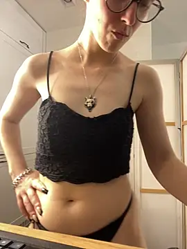 MartiniiSelenna's Live XXX Chat