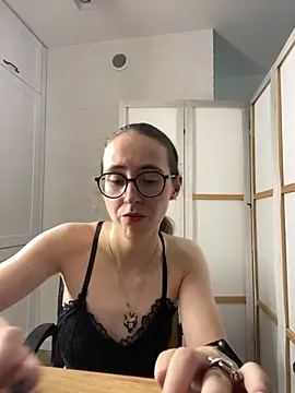 MartiniiSelenna's Live XXX Chat