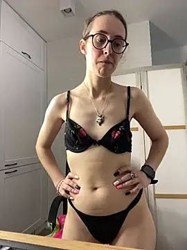Chat +18 de MartiniiSelenna ao vivo