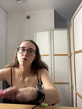 צ'אט XXX בשידור חי של MartiniiSelenna