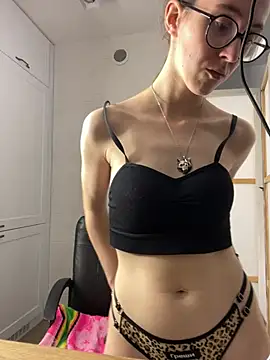 MartiniiSelenna's Live XXX Chat