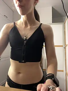 MartiniiSelenna's Live XXX Chat