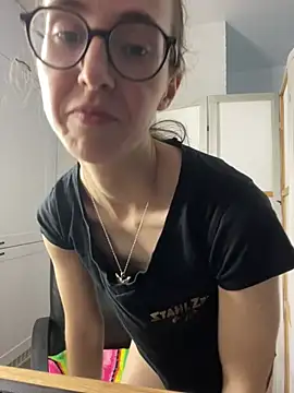 XXX chat uživo modela MartiniiSelenna