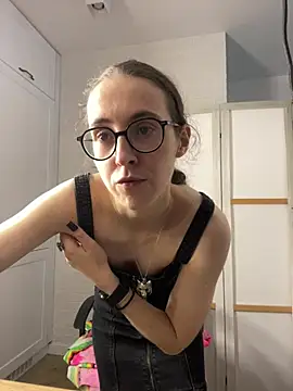XXX chat uživo modela MartiniiSelenna