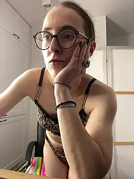 MartiniiSelenna Chat XXX live