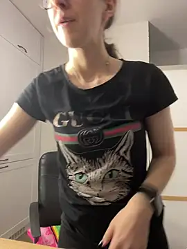 MartiniiSelennaのライブXXXチャット